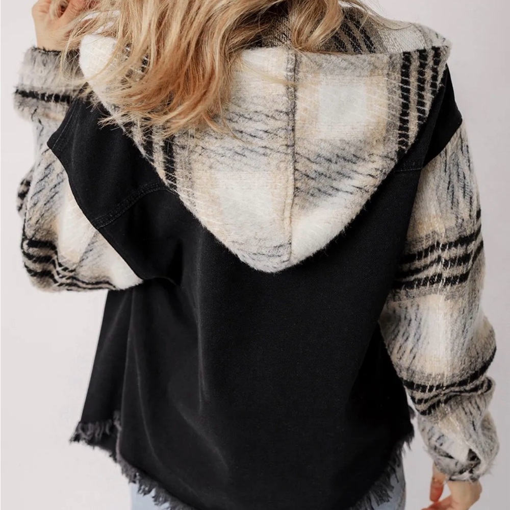Stylish Black and Plaid Women's Jacket - Picture 2 of 5